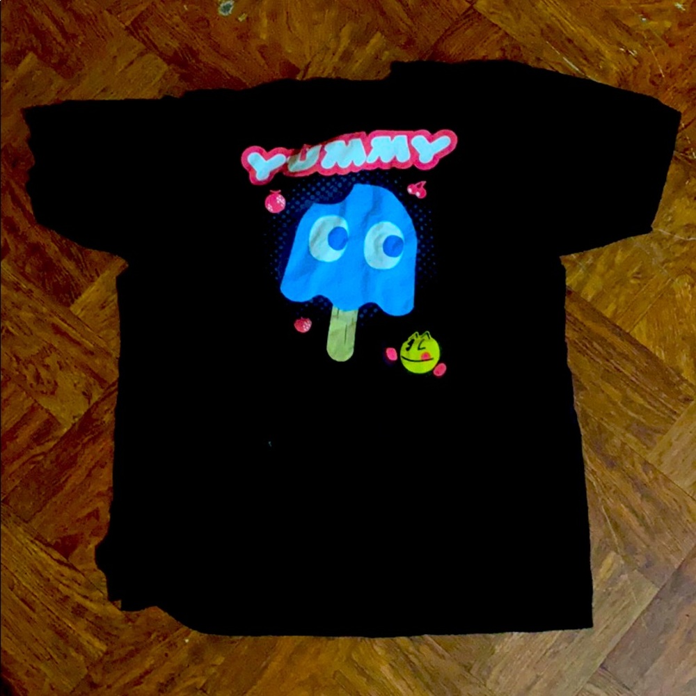 Pac-Man design black thee